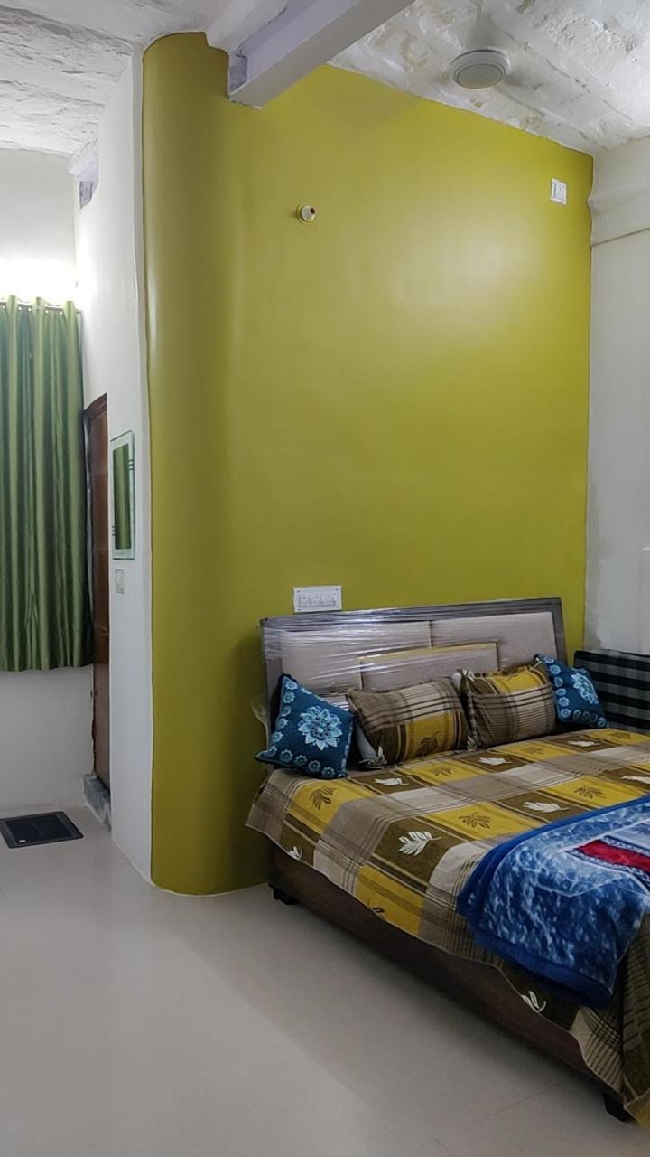Ugs Guest House Τζοντχπούρ Δωμάτιο φωτογραφία
